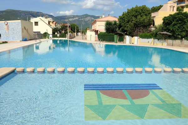 CHALET ADOSADO CON PISCINA EN LA PLAYA DE TAVERNES DE LA VALLDIGNA – Ref. IG-364