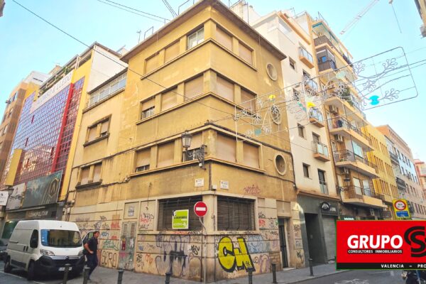 EDIFICIO A 300 METROS DEL PASEO DE LA EXPLANADA DE ESPAÑA EN ALICANTE - Ref. IG-375