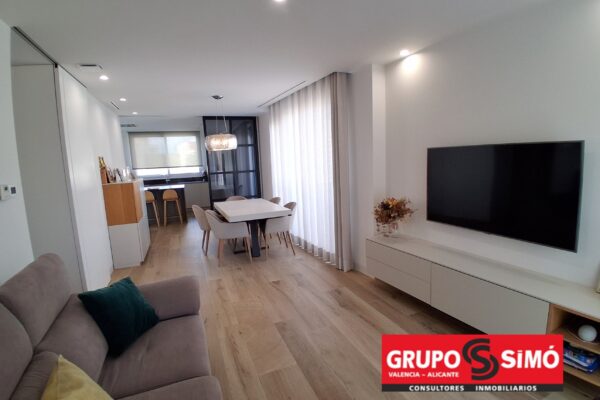 CASA ADOSADA ESQUINERA EN ZONA RESIDENCIAL DE MASSAMAGRELL - Ref. AG-8