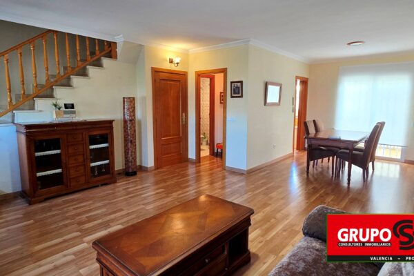 ADOSADO SEMINUEVO EN LORIGUILLA - Ref. IG-378