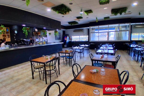 SE TRASPASA BAR RESTAURANTE EN FUNCIONAMIENTO EN EL POLIGONO DE MUSEROS - Ref. AG-23