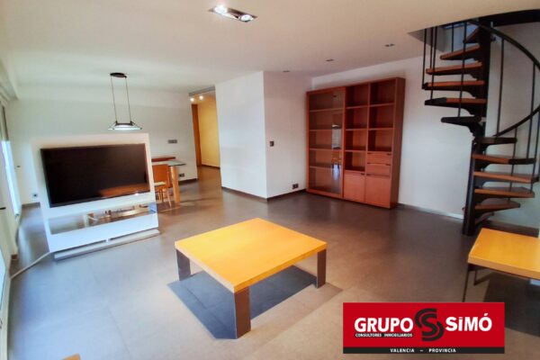 PISO DÚPLEX JUNTO A ESTACIÓN DE METRO EN MASSASMAGRELL - Ref.AG-28