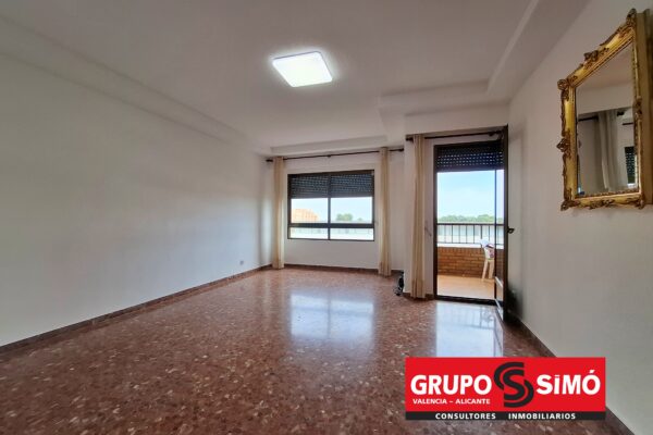 PISO SEMIAMUEBLADO Y CON ELECTRODOMESTICOS EN ZONA NORD DE PICASSENT - Ref. CC-211