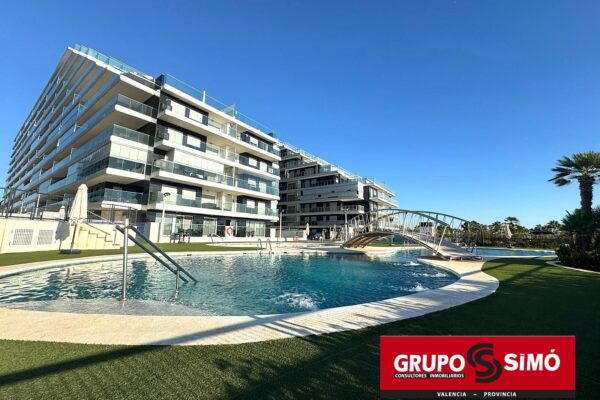 APARTAMENTO BAJO CON TERRAZA PRIVADA EN PRIMERA LÍNEA DE PLAYA EN TORRE DE LA SAL ((CABANES)) Ref.AG-42